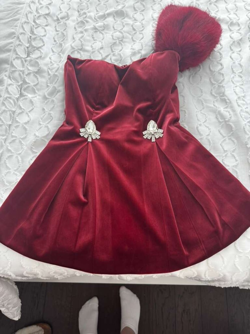Mew Mew — Burgundy/Wine Satin Mini Dress + Fur Stole - Picture 2 of 3